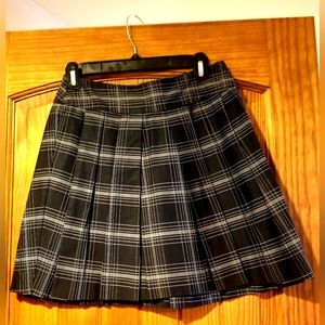 Gap Black/White Pleated Plaid Skirt/ Size 0